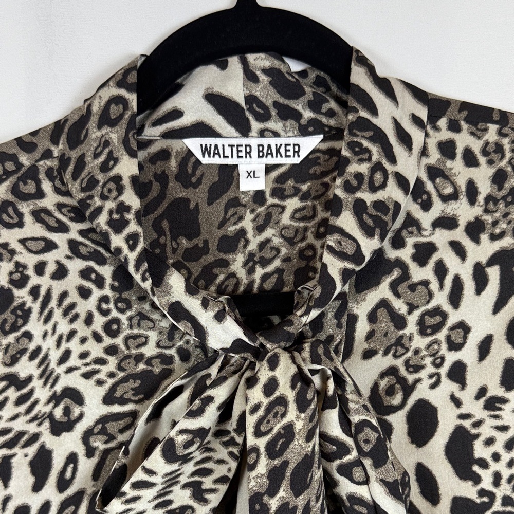 Walter Baker Animal Print Bow Tie Collar Button Down Blouse Size XL Quiet Luxury